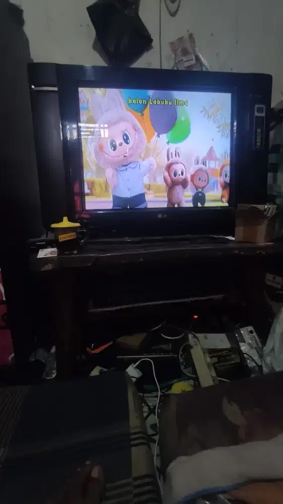 TV Tabung LG layar datar 29 inc