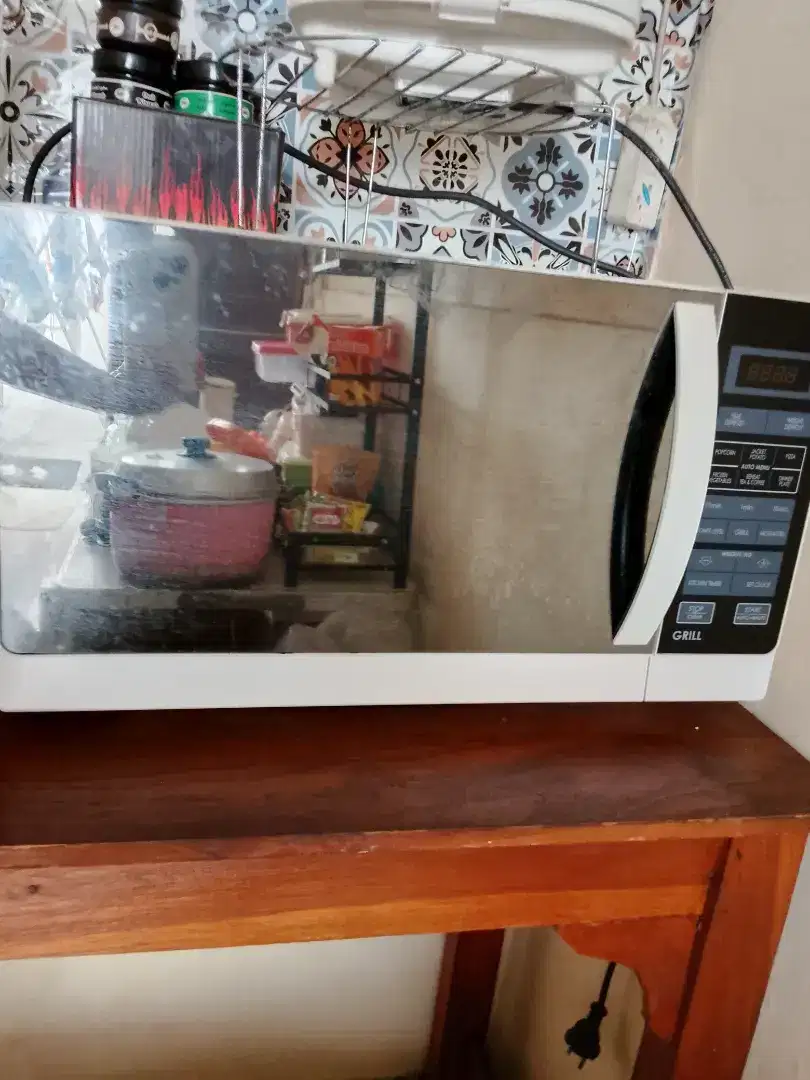 Microwave Sharp kondisi baru jarang pakai