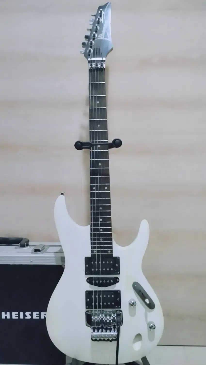 Gitar ibanez Custom S Series