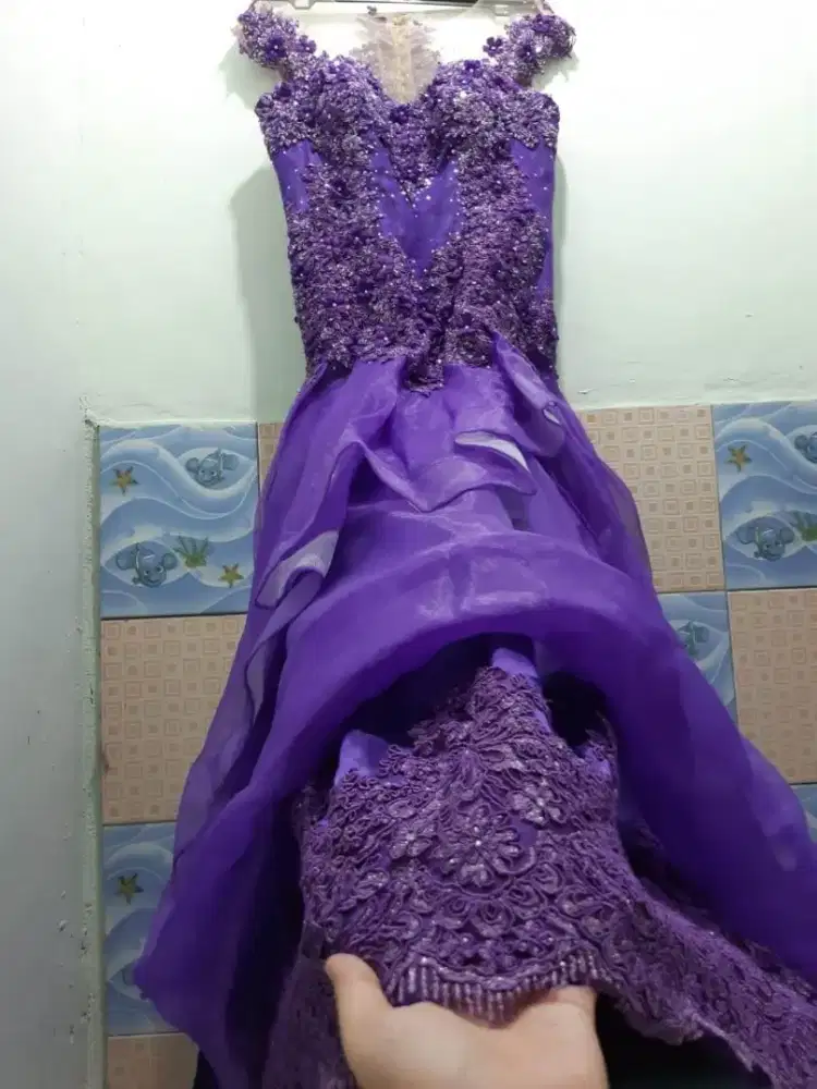 Gaun mwwah putri raja