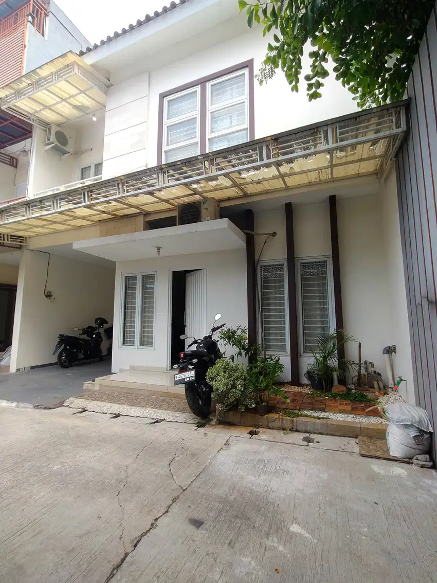 Dijual Rumah Secondary 2 Lantai di Duren Sawit - Jakarta Timur