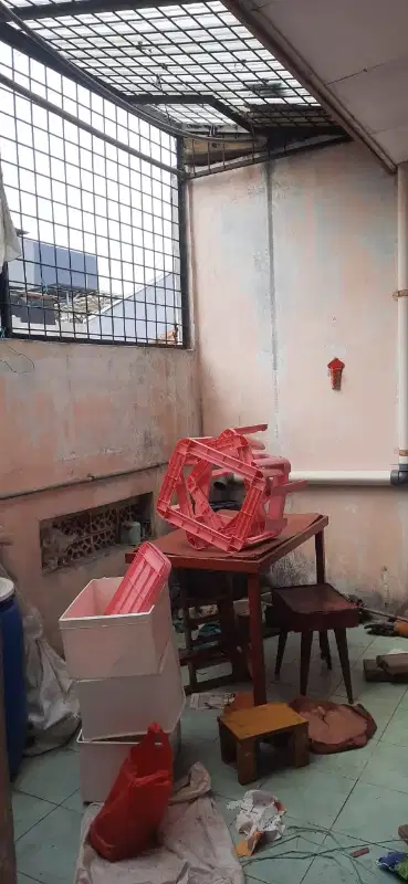 Dijual rumah 2 lantai daerah kebun Jeruk