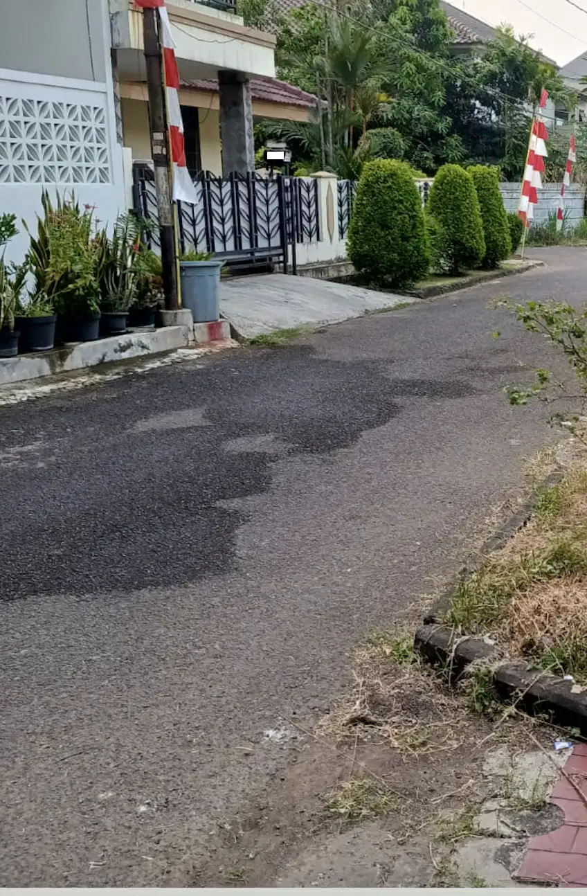 HOTSALE RUMAH HITUNG TANAH HANYA NJOP DI BINTARO TANAH KUSIR JAKARTA