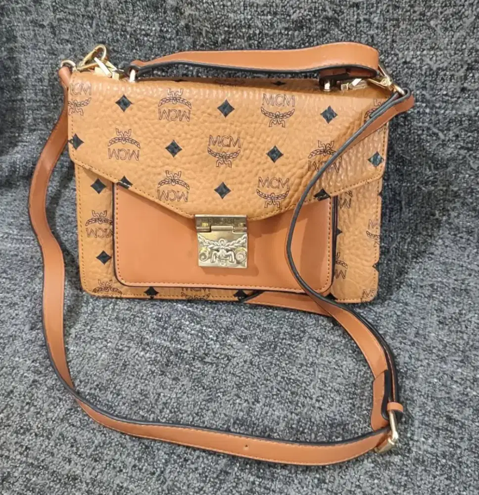 Preloved Tas Kulit Asli, MCM