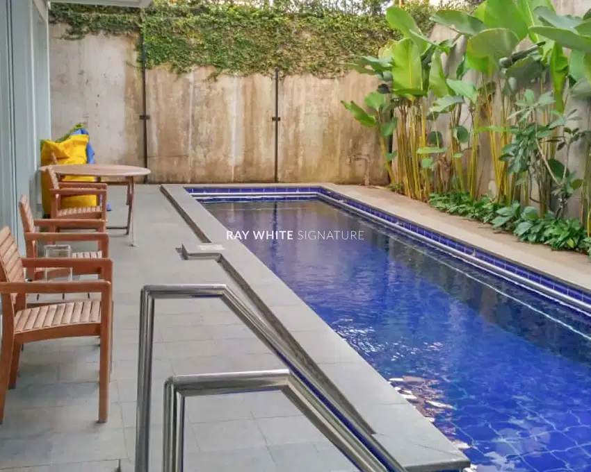 Rumah Mewah 3 Lantai di Jl Puri Mutiara VII Cipete