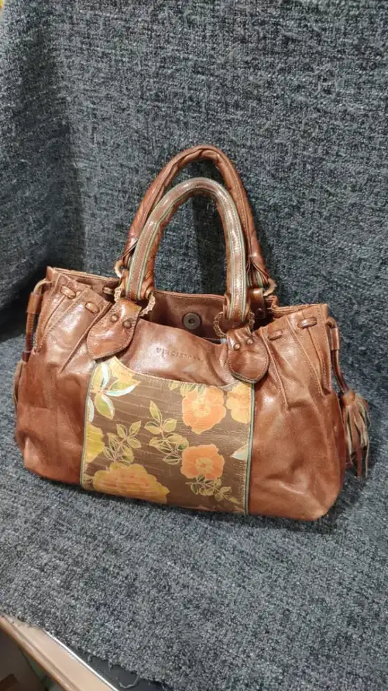 Preloved Tas Kulit Asli, Vincis Bench Korea