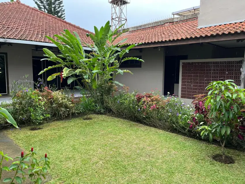 disewakan rumah luas pasteur surya sumantri bandung kota sutami