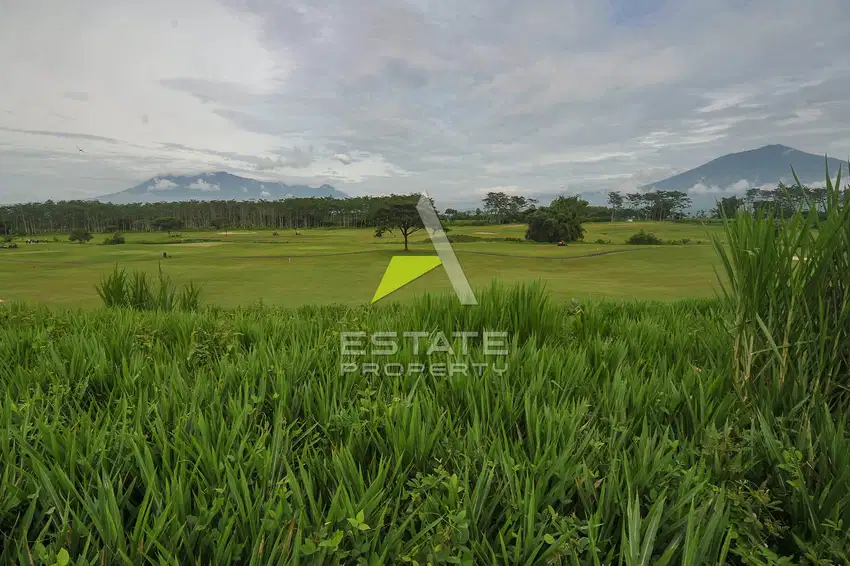 Kavling Exclusive di area Prestisius dengan View Panjang Lapangan Golf