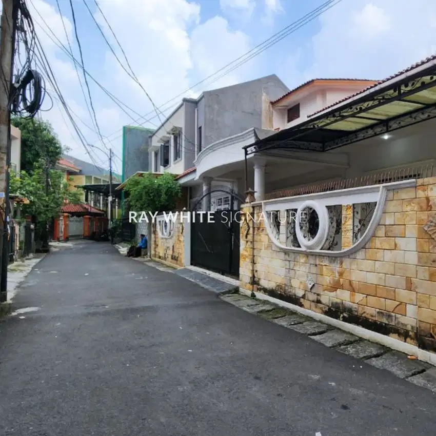 Rumah Layak Huni Deket Stasiun Tebet di Jl Tebet Utara