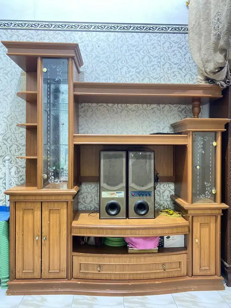 Lemari Kaca Jual Cepat