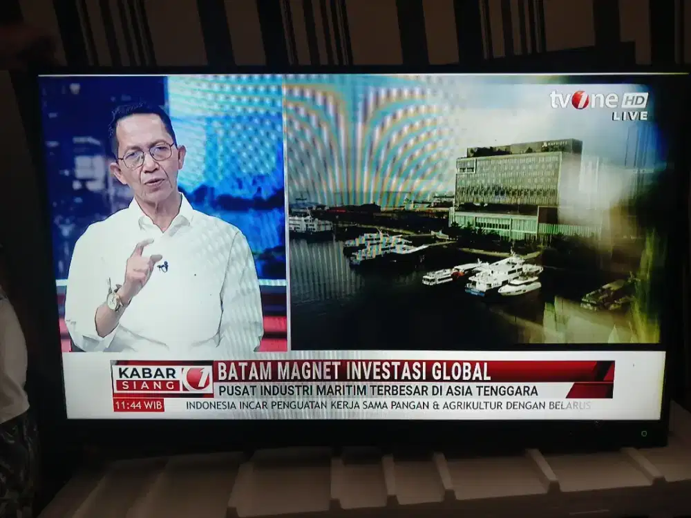 TOSHIBA LED TV 55 INCH