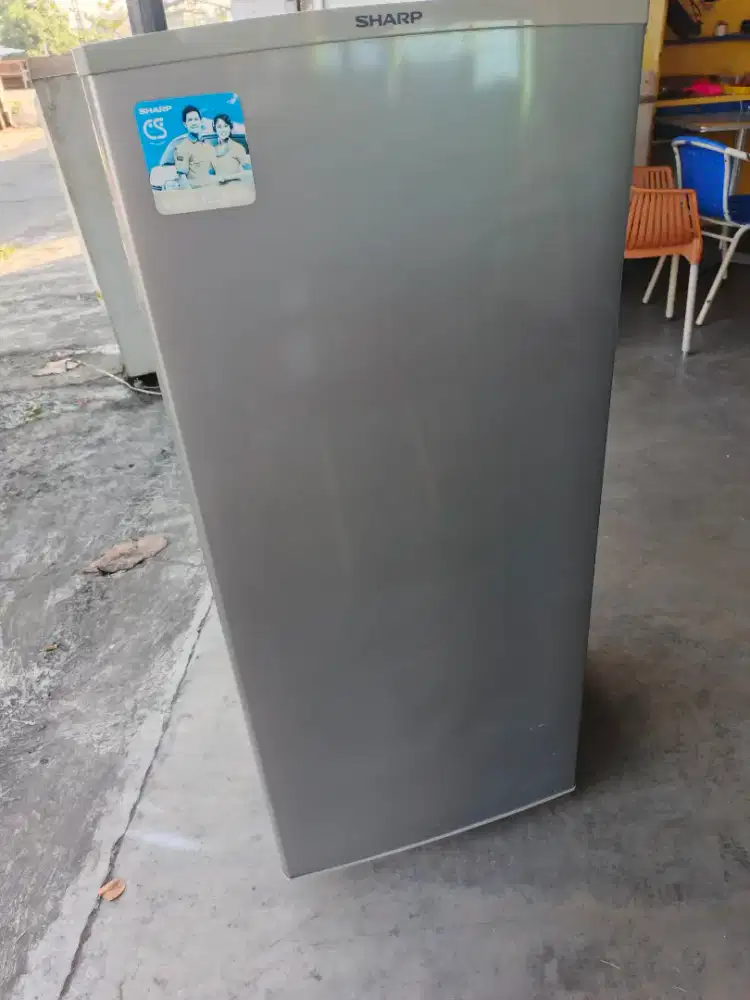 FREEZER SHARP 6 RAK