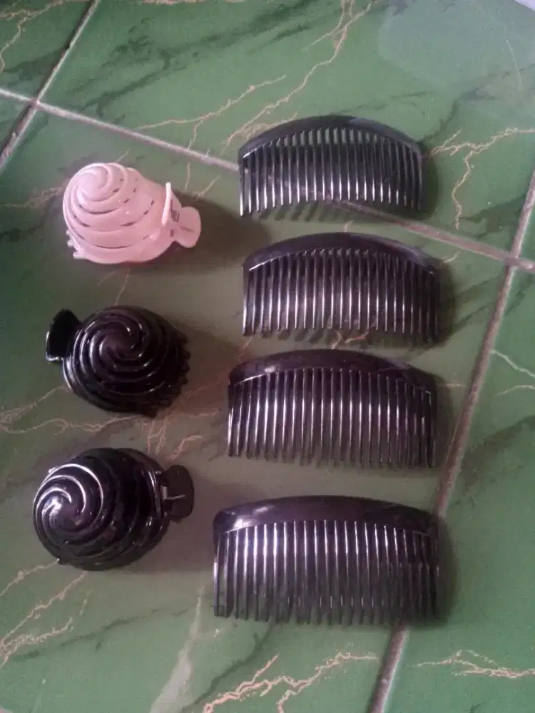 HABISIN STOK SIRKAM DAN JEPIT KONDE PLASTIK