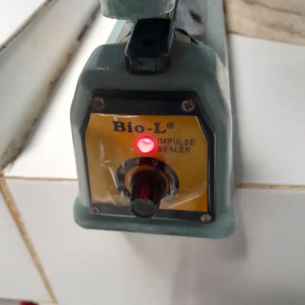 Alat pres plastik besar