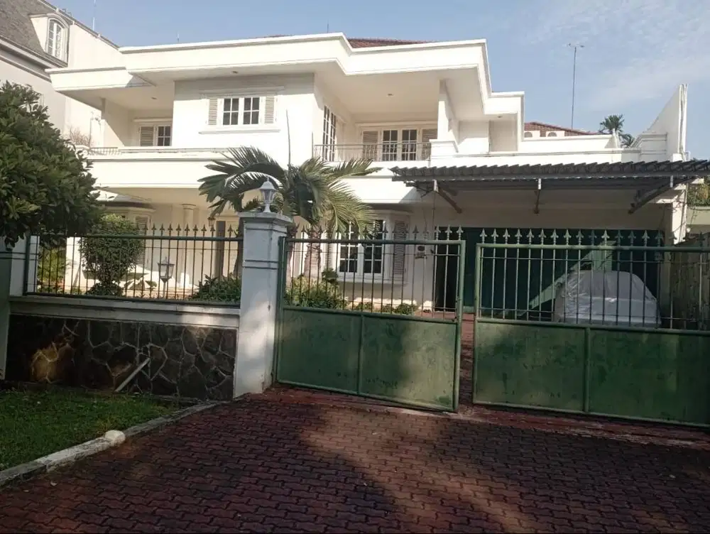 Dijual Rumah Luas Ada Kolam Renang di Kebayoran Lama Jakarta