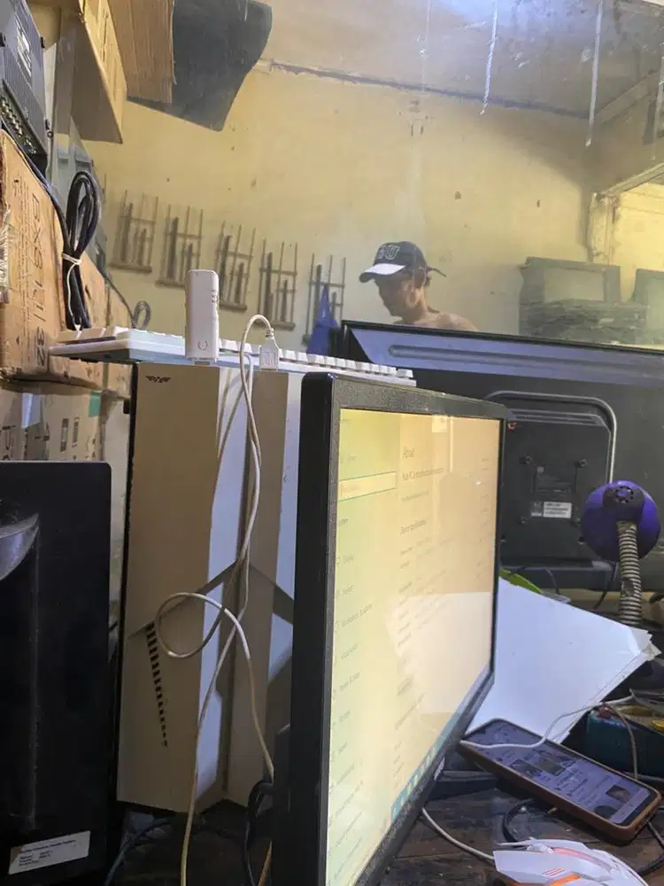 dijual komputer 1 set lengkap net 2 juta