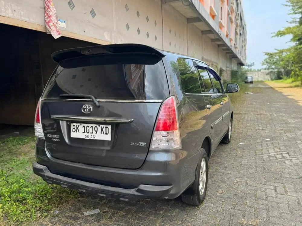 Kijang innova 2010 Diesel 1tangan dari baru