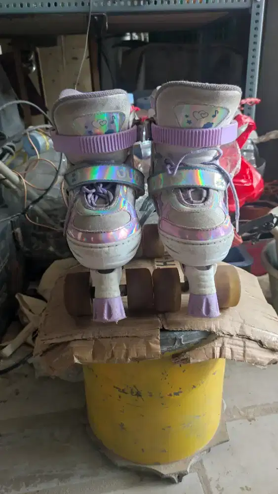 SEPATU RODA ANAK OUDEW  ROLLER SKATES 4 RODA MENYALA