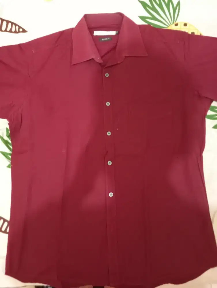 Kemeja Office Valino Merah