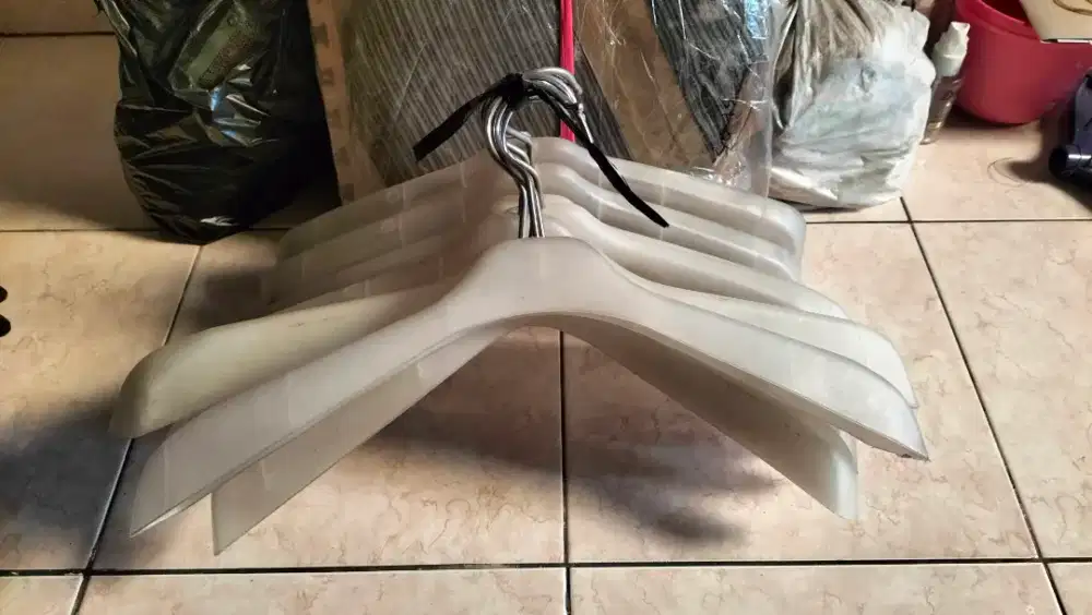 Gantungan Baju Distro seken (Bandung)