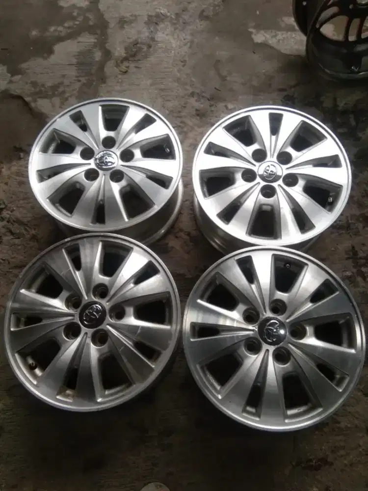 Velg OEM INNOVA R15 5×114 velg ajah