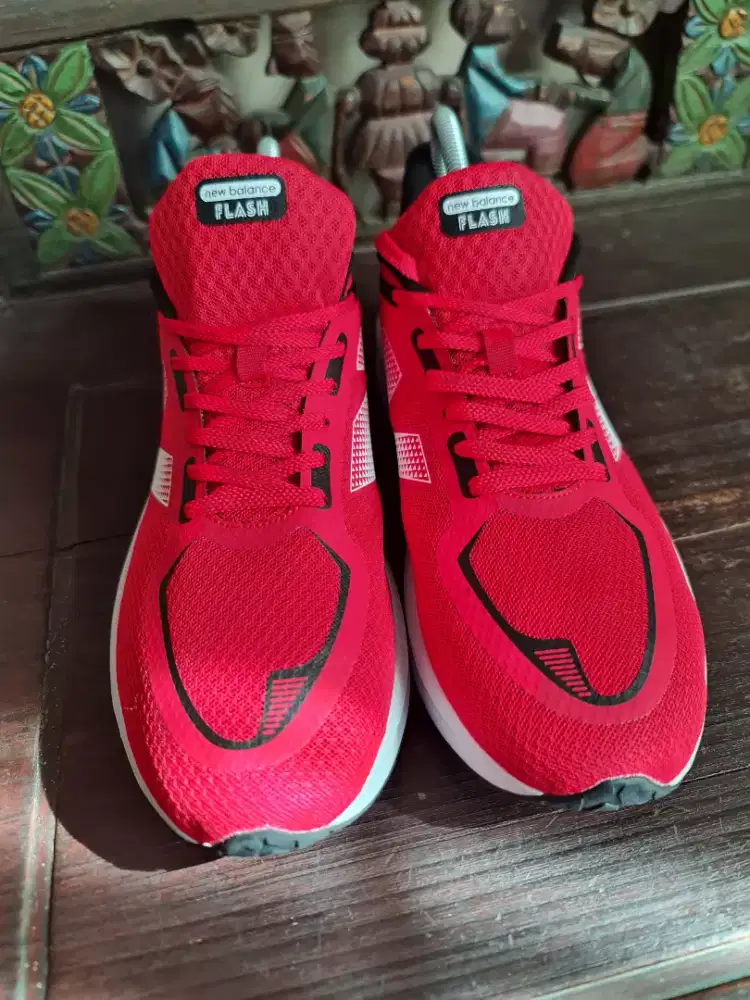 058. Sepatu Pria New Balance Flash Merah

Size: 44
insole: 28