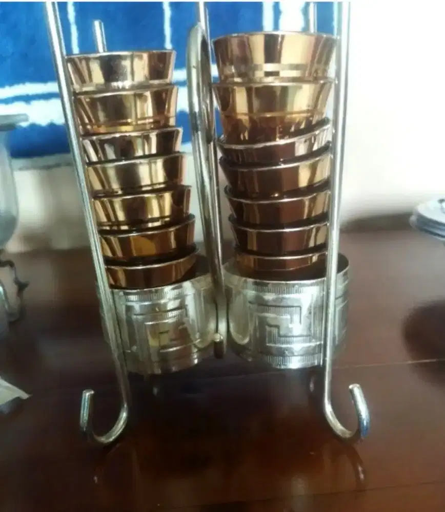 Gelas & rak untuk air zamzam