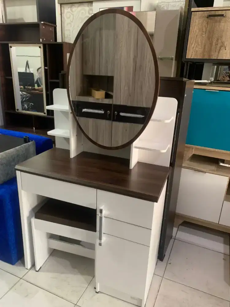 Ready Meja Rias Cermin Oval Dapatkan Voucher Pembelian 25rb