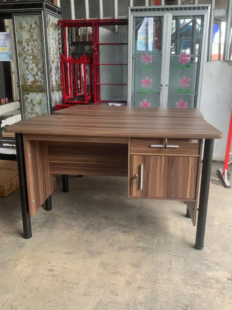 Sale Meja Kantor Kaki Besi Dapatkan Voucher Pembelian 25rb