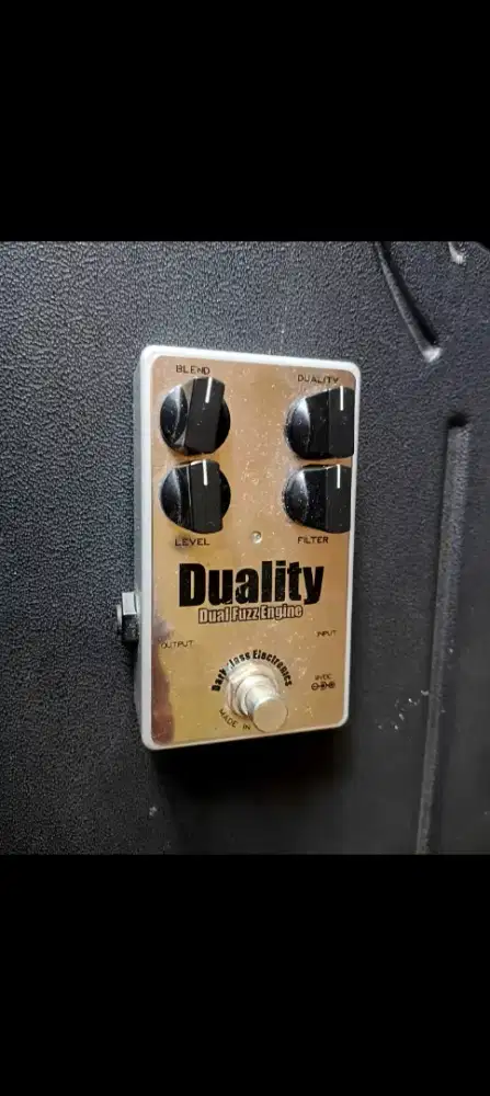 Efek Duality Bass Fuzz by Darkglas Electronic