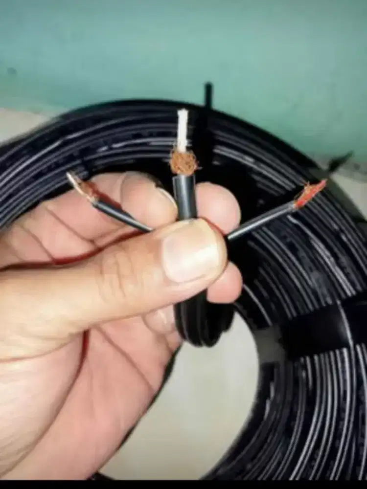 Kabel Audio Aux Merek Makita Gold U.F.C