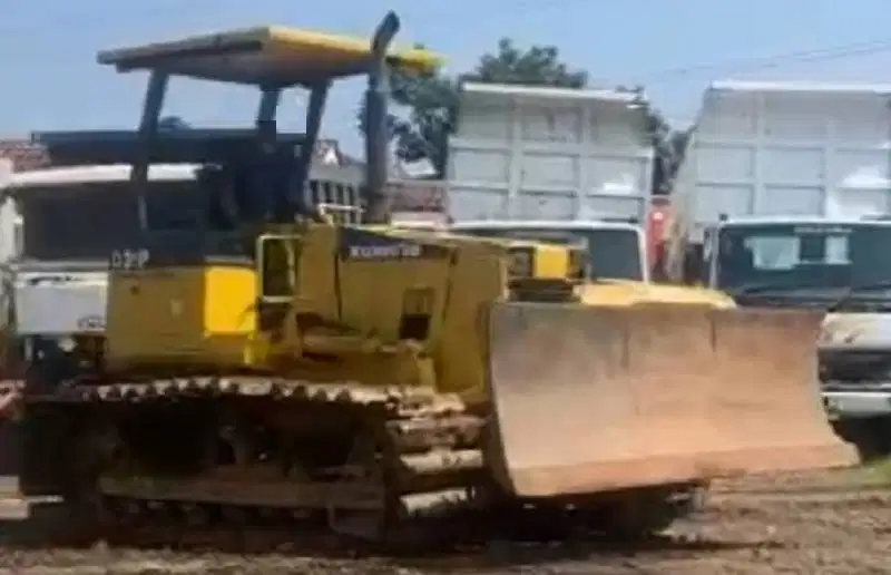 Dijual Bulldozer Komatsu D31P-20 ex import tahun 2016
