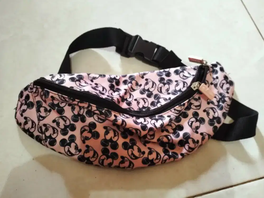 Tas pinggang disney