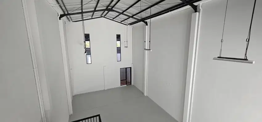 Disewakan Gudang Bizpark PIK 2 murah meriah uk 9x30m hoek
