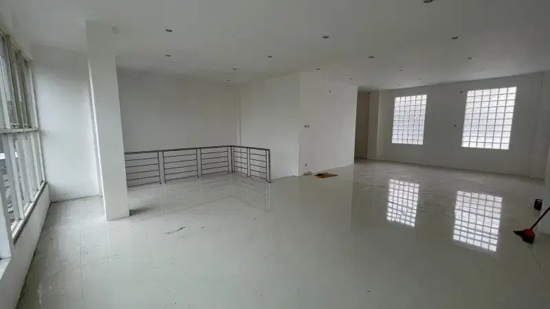 sewa  RUKO 2lt baru.di raya pawiyatan dekat jl semarang