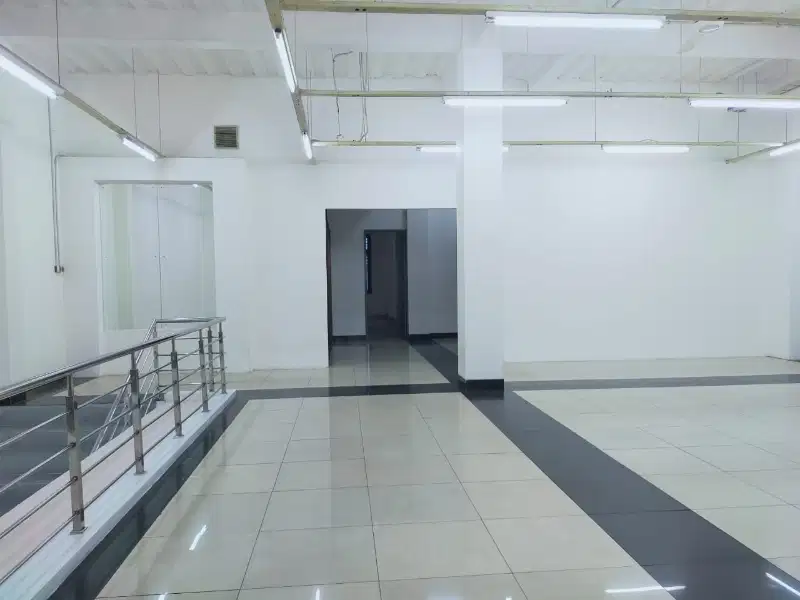 SEWA GEDUNG 3 LANTAI SIAP PAKAI DI SOEKARNO HATTA