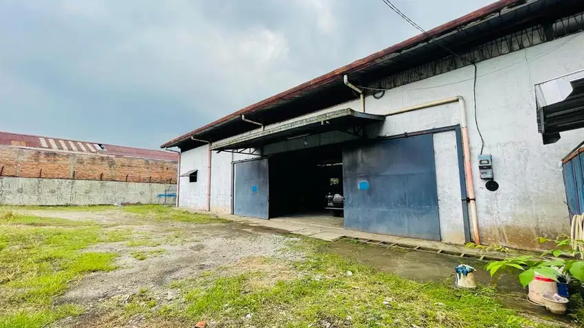 Gudang Luas Tanah 1500m2 Kawasan Pabrik & sedang Turun Harga di Bekasi
