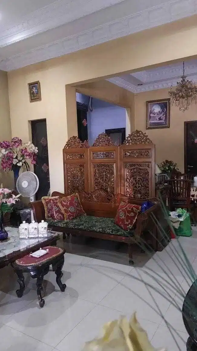 Rumah Luas 240 di Lingkungan Asri Di Cluster Aralia Kota Harapan Indah