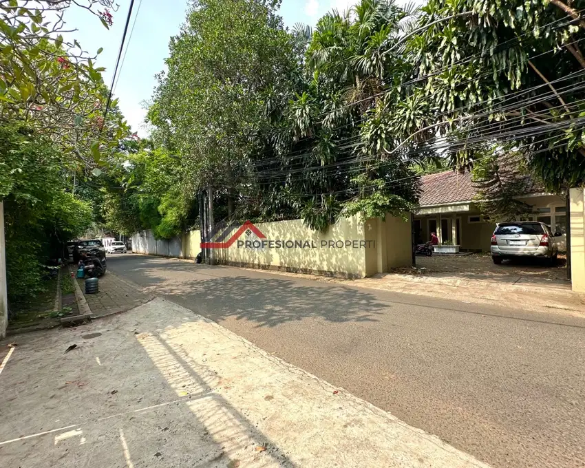 Rumah Lama Hitung Tanah Harga Menarik Dekat Kemang Raya