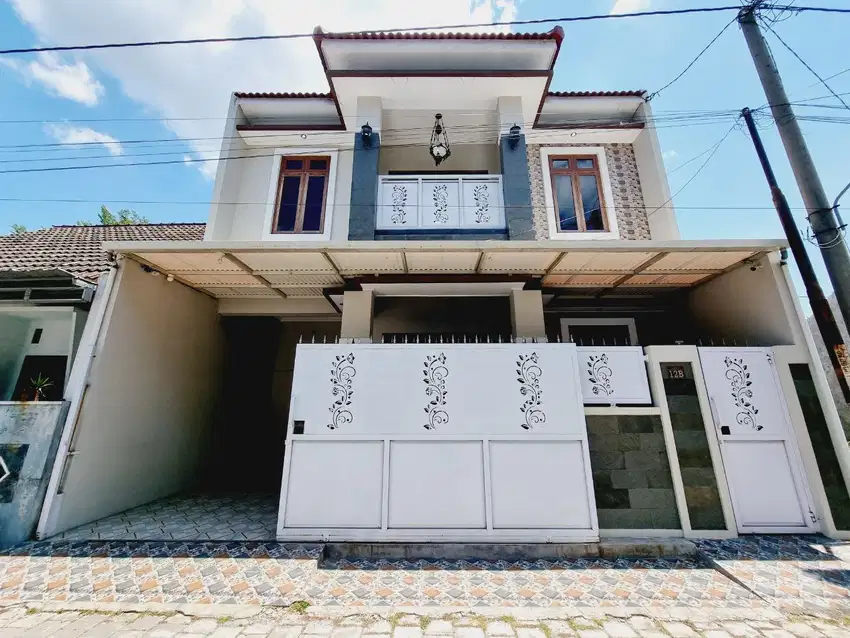 Rumah Cantik 2Lt  Modern Minimalis Area Nyaman Lingkungan Perumahan
