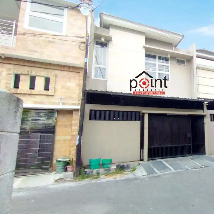 Rumah cantik modern 2 Lt kota Soko dekat RS JIH