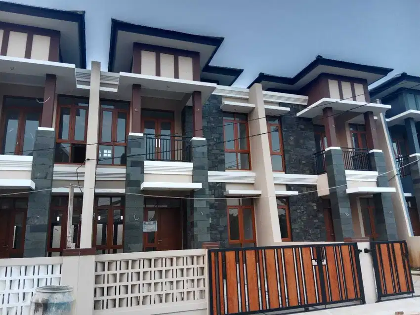 Rumah 2 Lt Baru Berkarakter di Margahayu Raya Ciwastra Buahbatu
