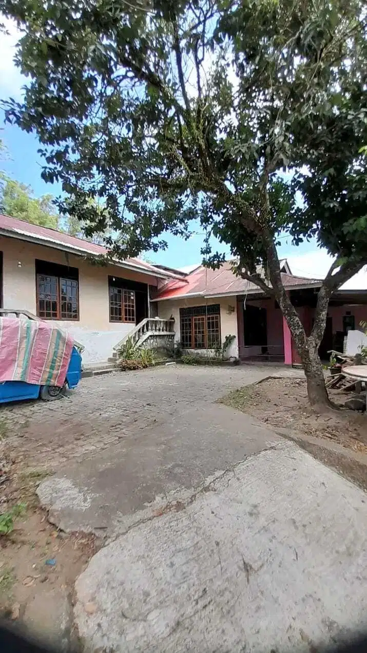 Rumah di kel. Banjer ling III. Tikala. Manado