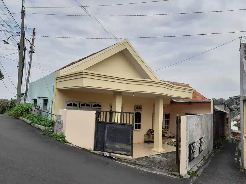 Rumah dan Kost di Jl. Borobudur Timur, belakang RAMAI, Semarang Barat