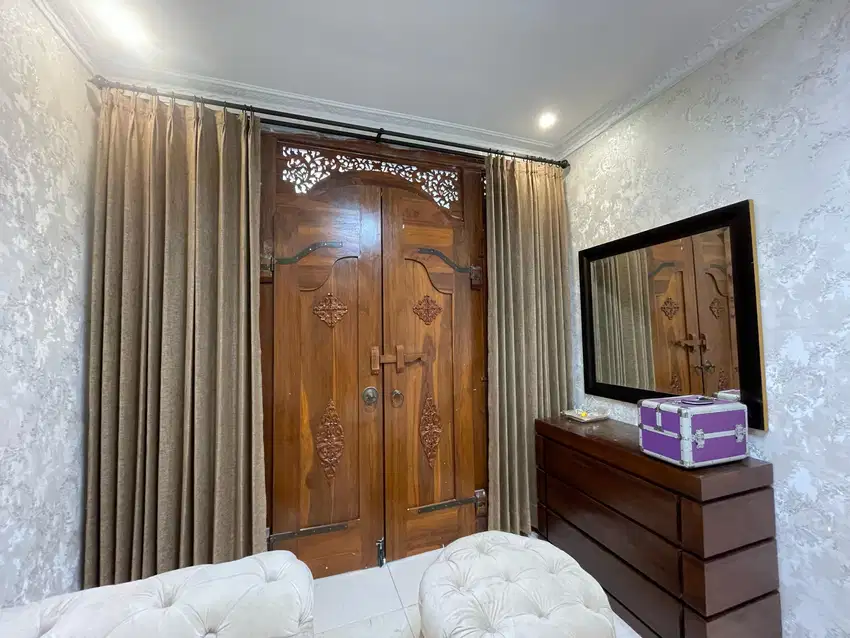 Rumah Mewah Kawasan Taman Sulfat Blimbing Kota Malang
