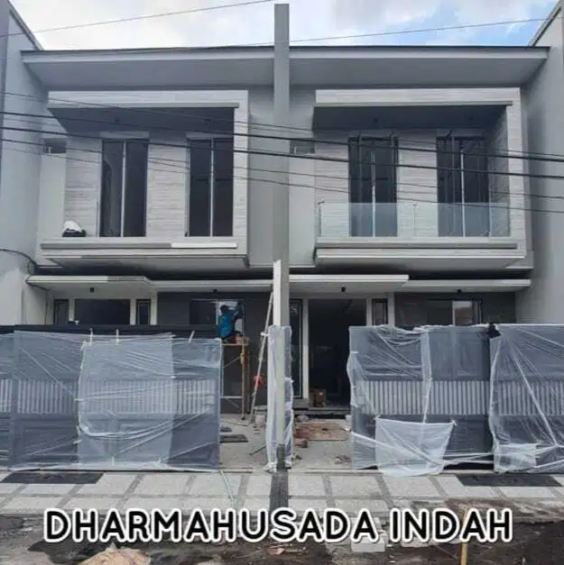 Rumah 2 Lantai Dharmahusada Indah Utara