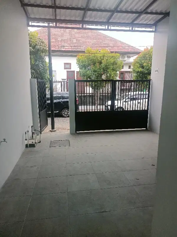 rumah mungil berkualitas semolowaru mewah 2 lantai