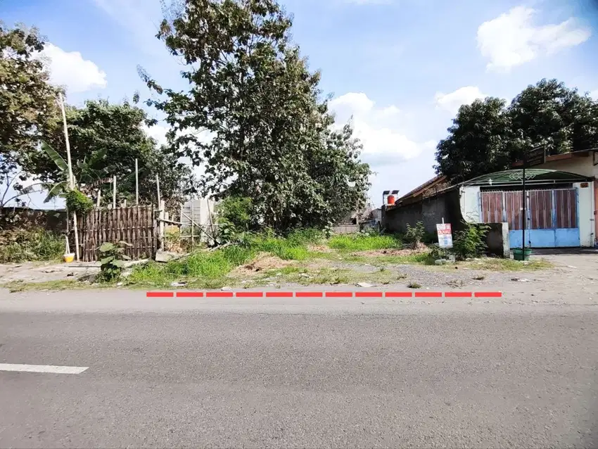 Tanah Strategis Pinggir Jalan Raya