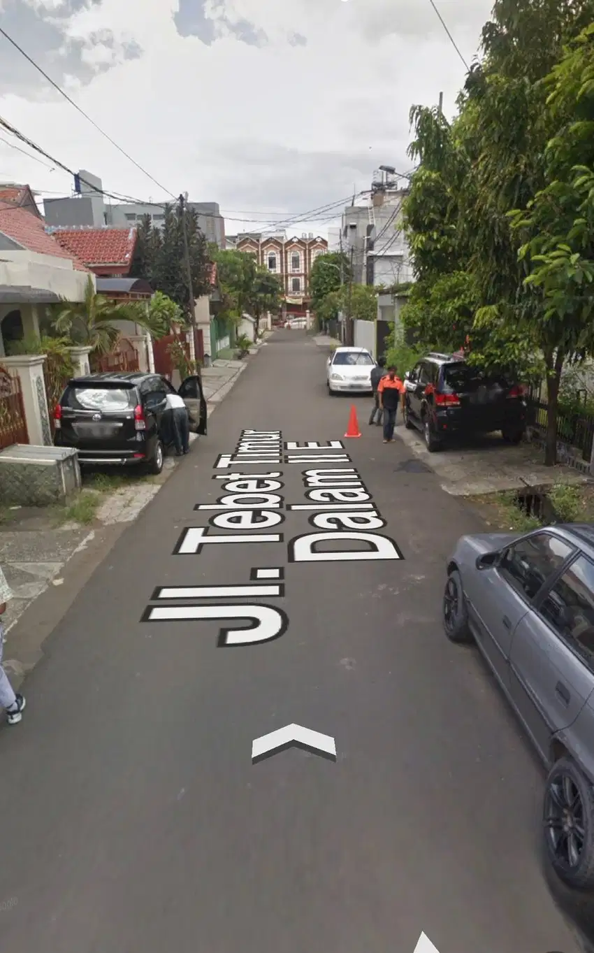 Dijual bangunan tua ( hitung tanah ) di daerah tebet timur 5.8M
