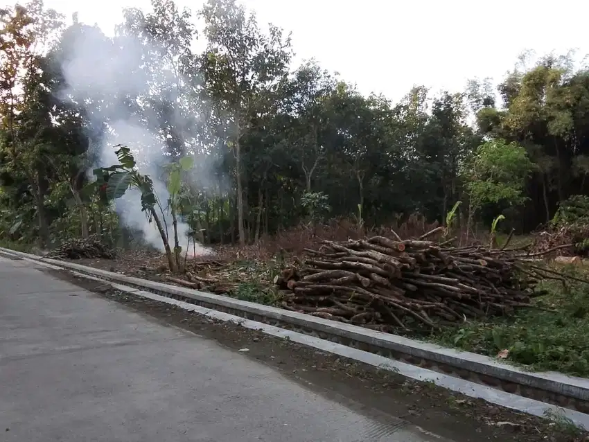 TANAH PEKARANGAN DEKAT PASAR GROGOL SAWOO